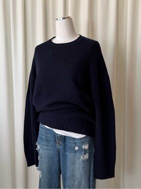 J. Crew Navy 100% Wool Crewneck Sweater Size Large Minimalist Gorpcore.